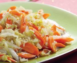 Задушено зеле с моркови